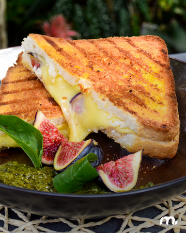 Fig and Bacon Braai Broodjies