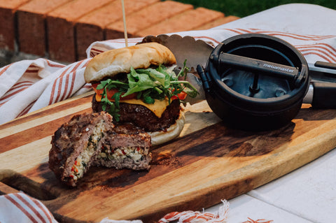 Stuffed braaied blue-cheese burgers