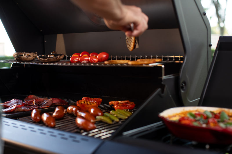Heritage Day: Apex 6 Burner with FREE Rotisserie & Cover