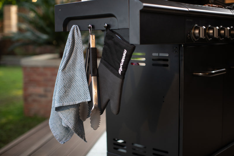 Heritage Day: Apex 6 Burner with FREE Rotisserie & Cover