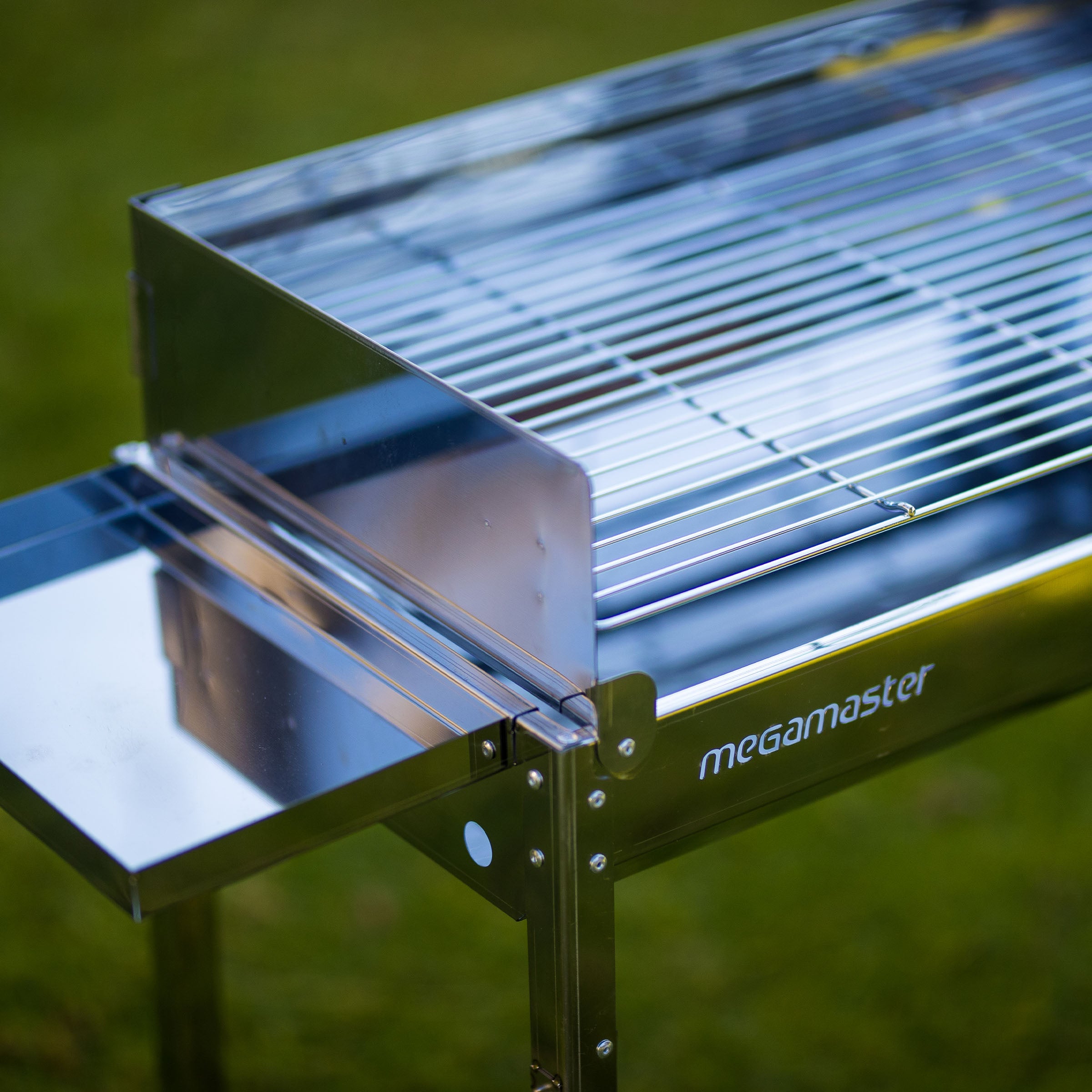 Explorer Portable Charcoal Braai | Megamaster