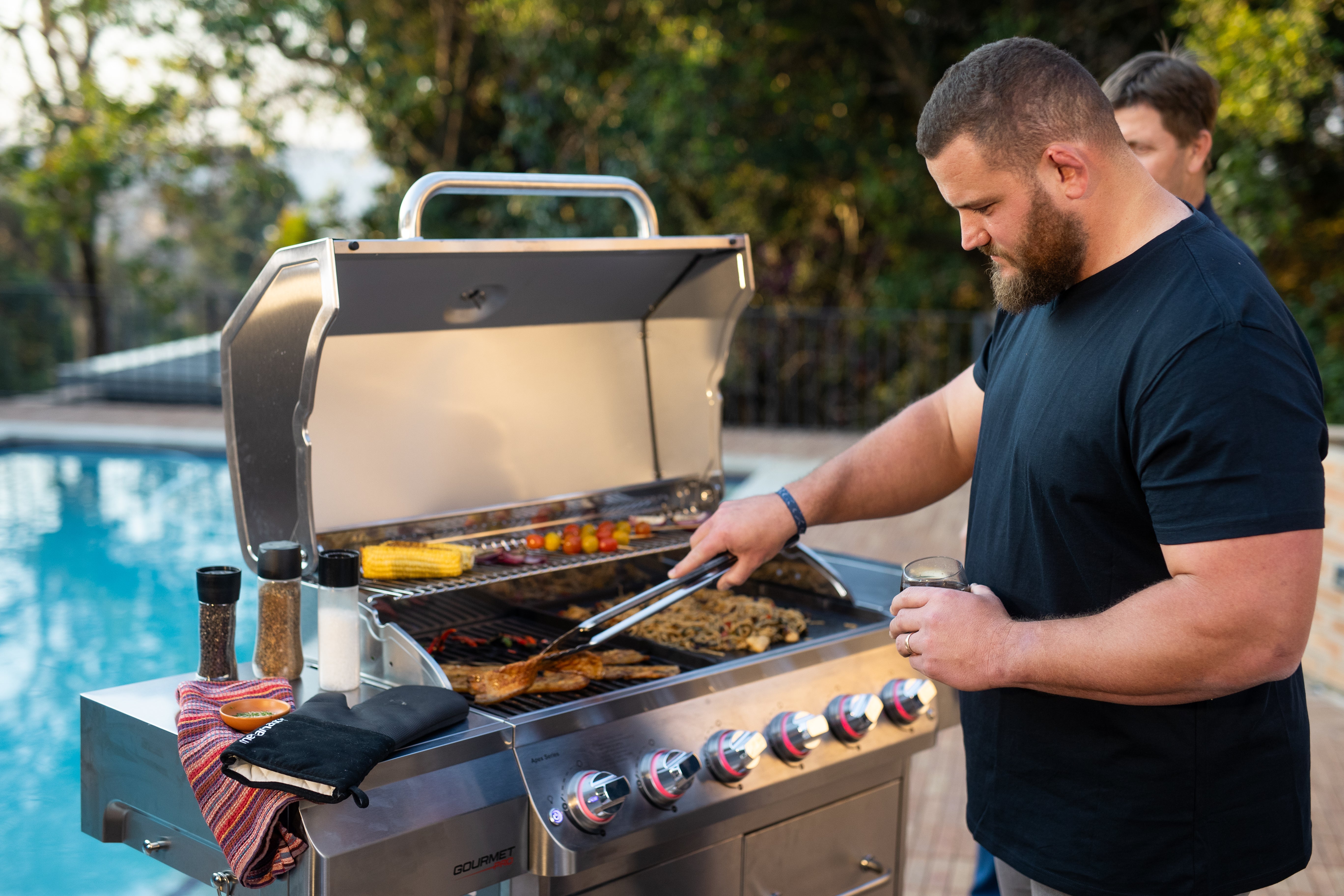 Apex Series 6 Burner Gourmet Pro Patio Gas Braai – Megamaster