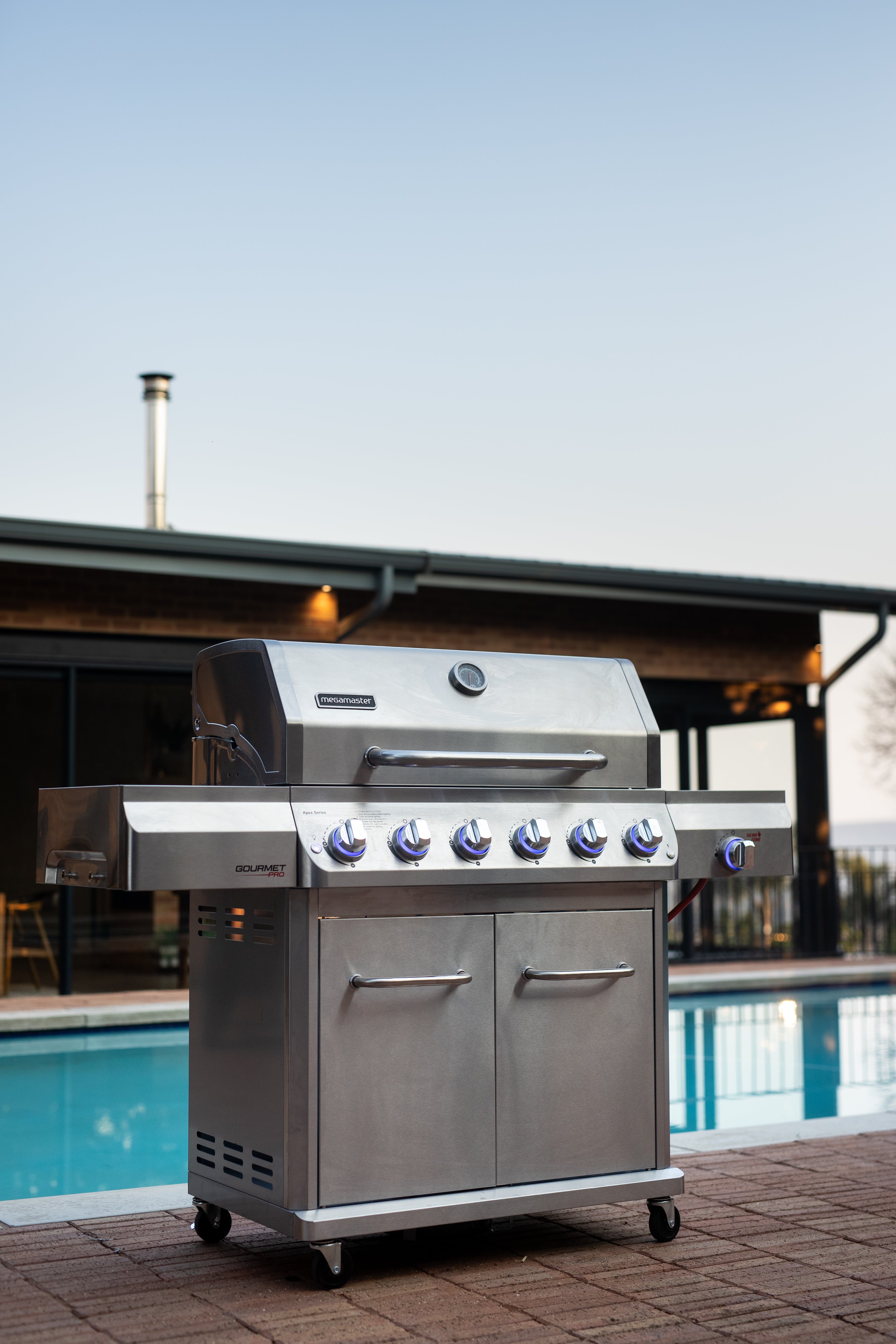 Apex Series 6 Burner Gourmet Pro Patio Gas Braai – Megamaster