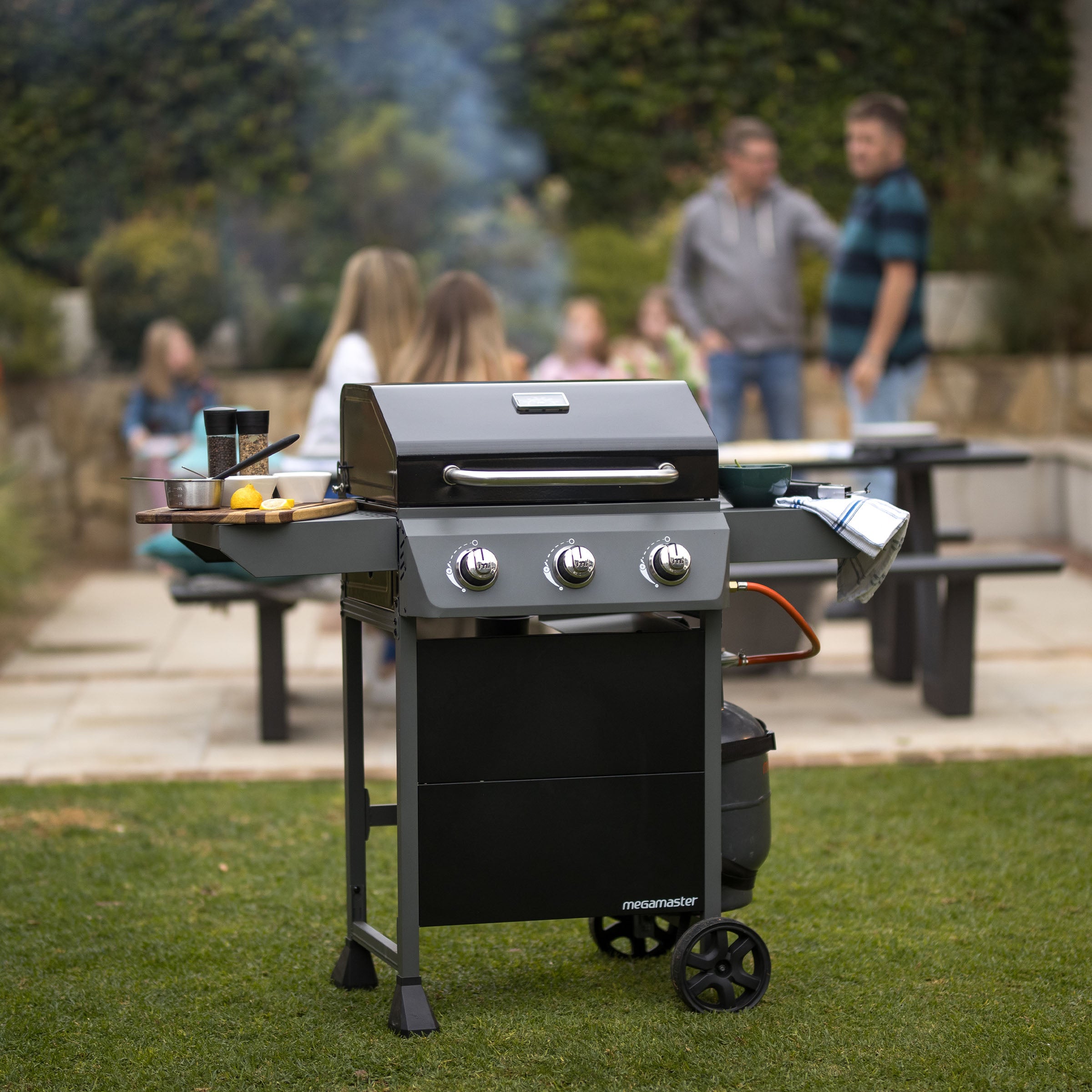 Onyx Series 3 Burner Patio Gas Braai – Megamaster